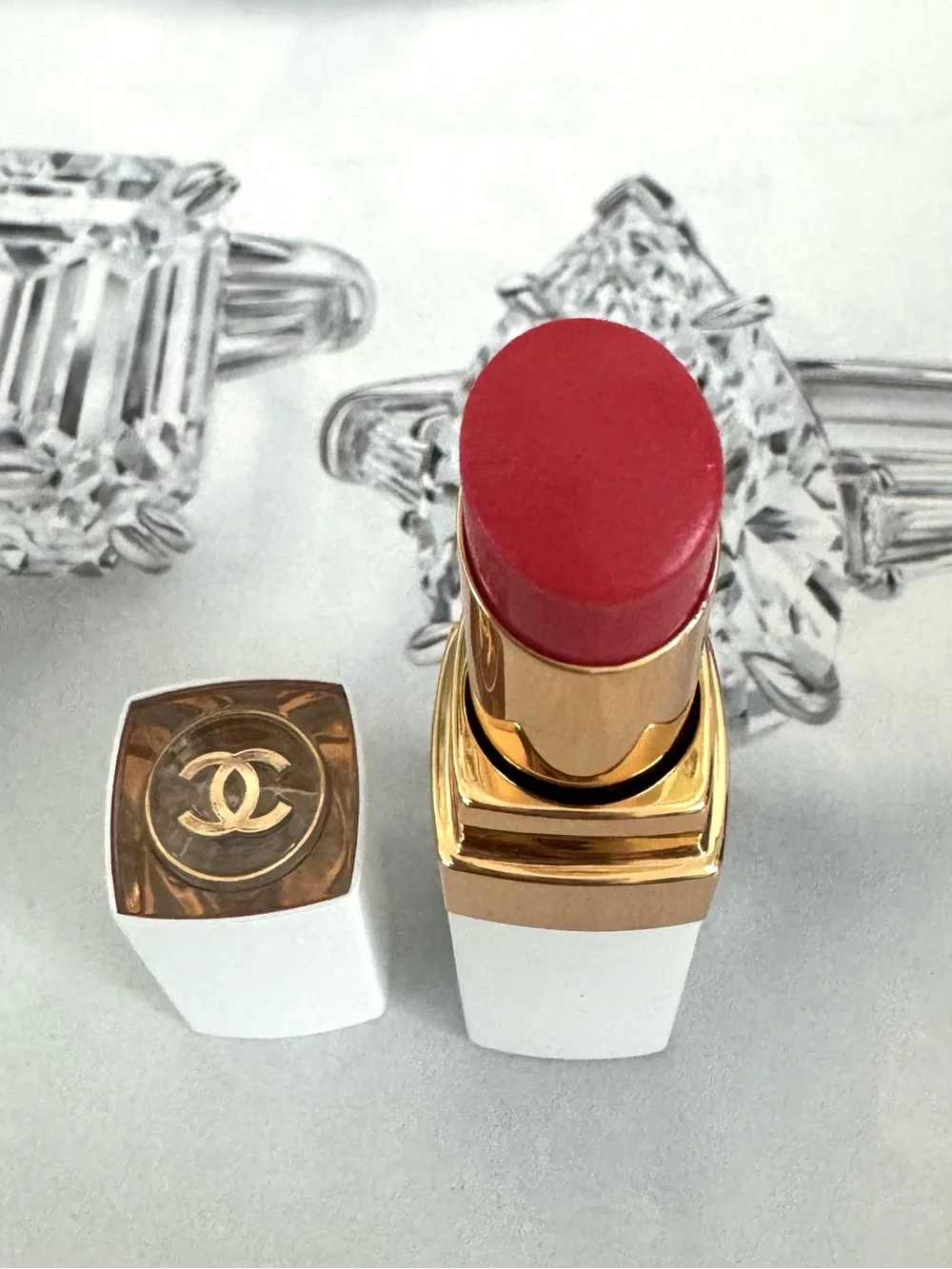 CHANEL Rouge Coco Baume Shine Lipstick - 756 Cherry Burst